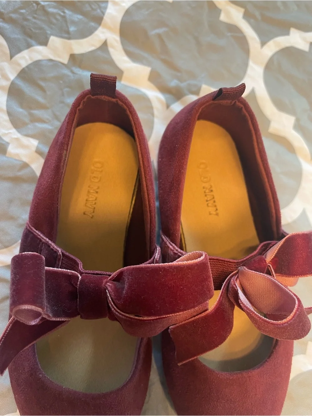 Adorable old navy toddler Velvet Bow Ballet Flats Burgundy size 9 ballerina fun